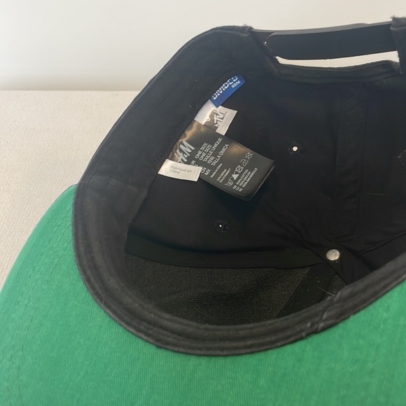 H&M SnapBack hat - Picture 2 of 2